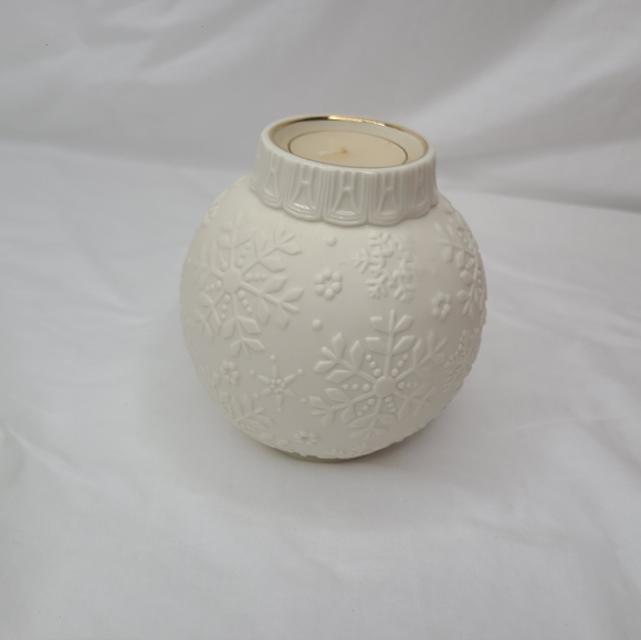 NEW~LENOX~ CHRISTMAS~ SNOWFLAKE VOTIVE HOLDER ORNAMENTAL GLOW - Picture 3 of 4